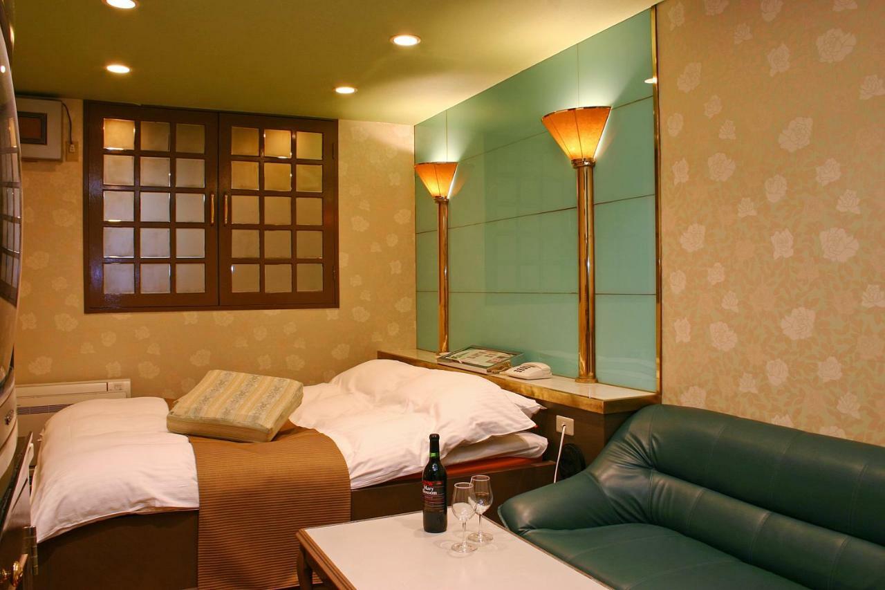 Hotel Chapel Story Sakaihigashi (Adults Only) Sakai  Exterior photo